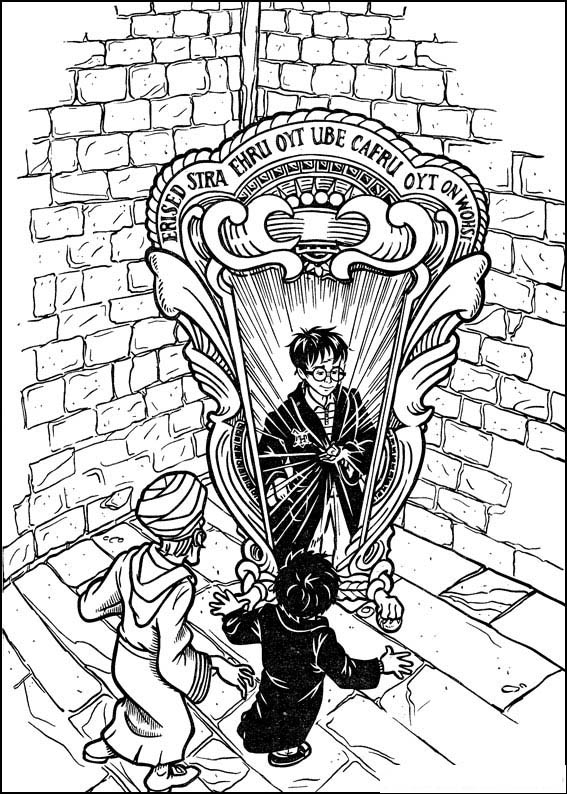 Harry Potter avec sa baguette magique dans un décor de Poudlard