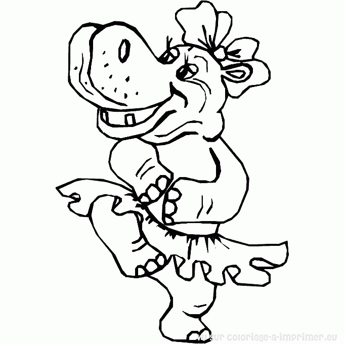 Hippopotame serein se reposant sur la rive d'une rivière