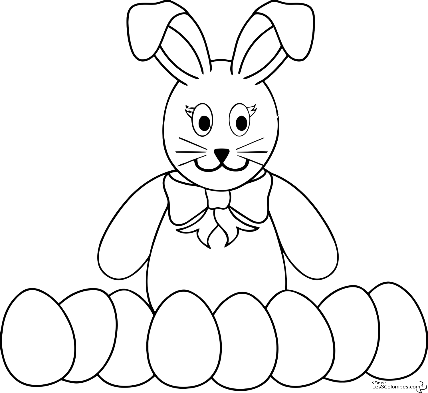 Lapin joyeux dans un champ fleuri
