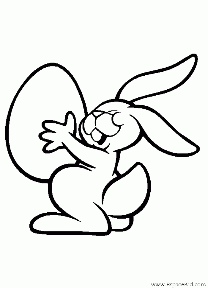 Un lapin joyeux dans un champ de fleurs