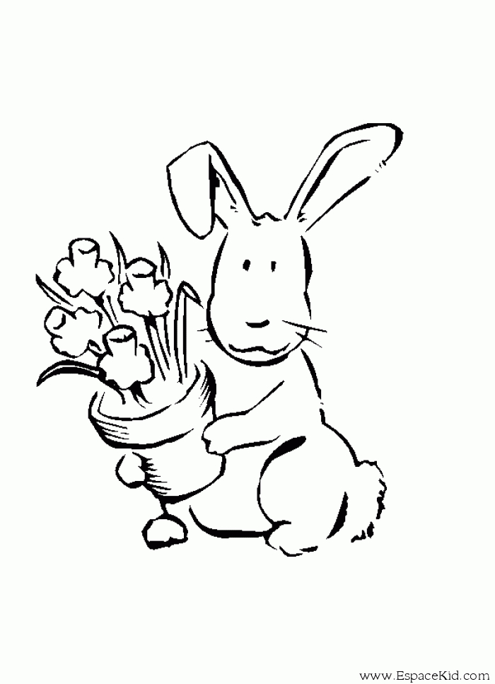 Un lapin joyeux jouant au milieu des fleurs et des herbes