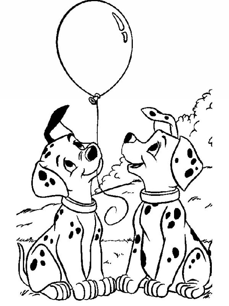 Coloriage des 101 Dalmatiens avec des chiots jouant dans un parc
