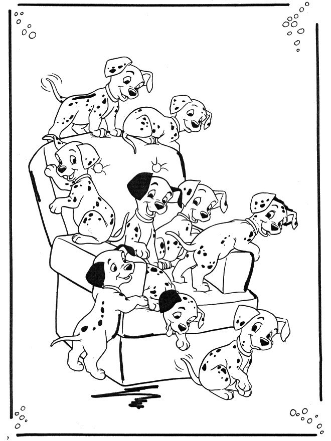 Les 101 Dalmatiens jouant ensemble dans un jardin