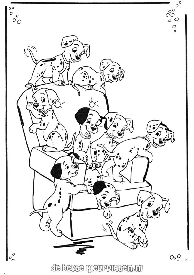 Les 101 Dalmatiens se reposent sur un tapis de verdure