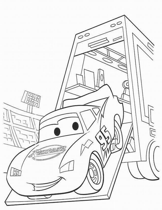 Lightning McQueen et ses amis sur la piste de course