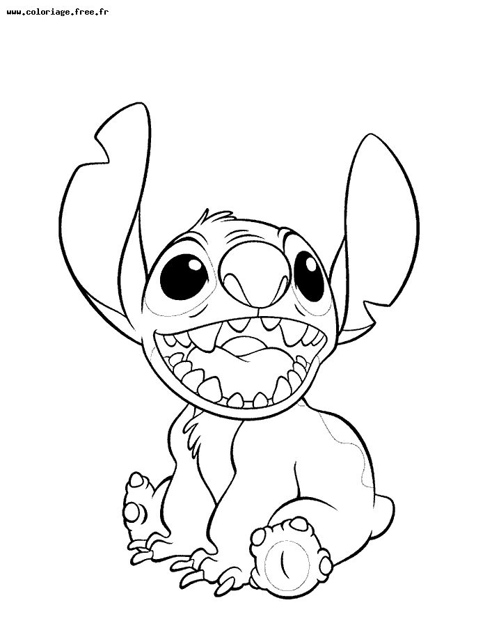 Lilo et Stitch en pleine aventure sur une plage ensoleillée
