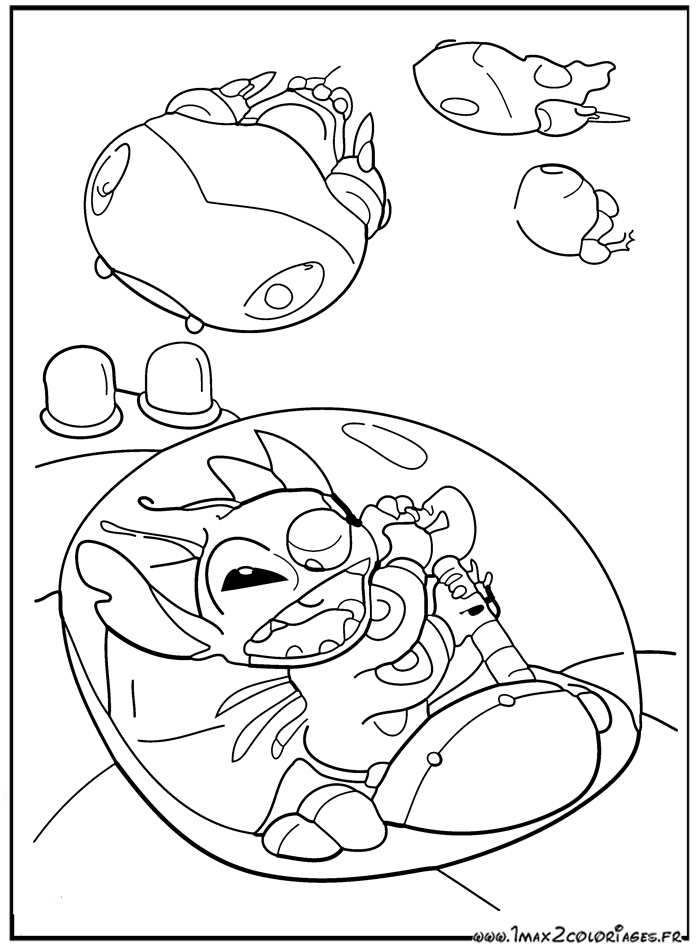 Coloriage de Lilo et Stitch sur une plage ensoleillée