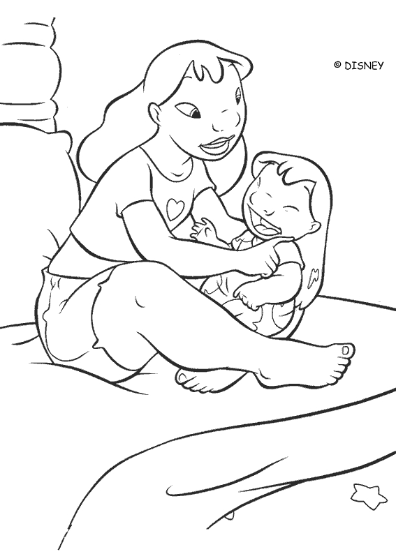 Coloriage de Lilo et Stitch en pleine aventure sur la plage
