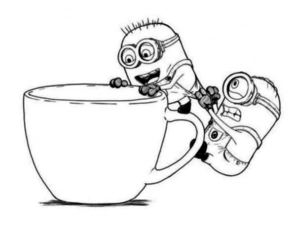 Minions joyeux s'amusant avec des accessoires colorés