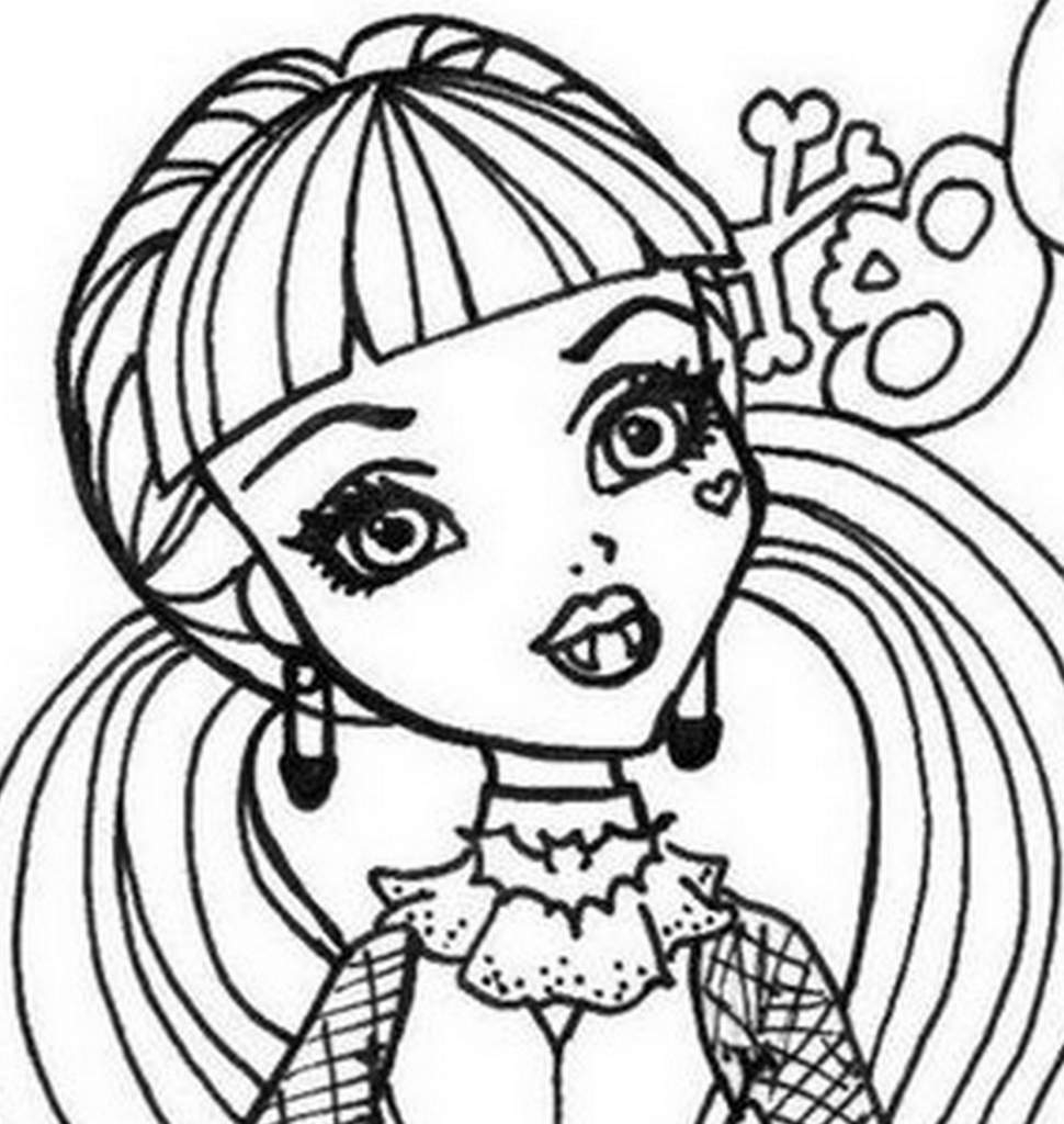 Personnage de Monster High en pleine pose avec un décor stylisé