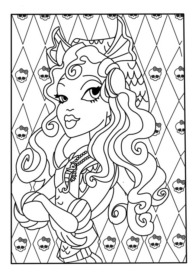 Une jeune fille de Monster High se prépare pour une nouvelle aventure