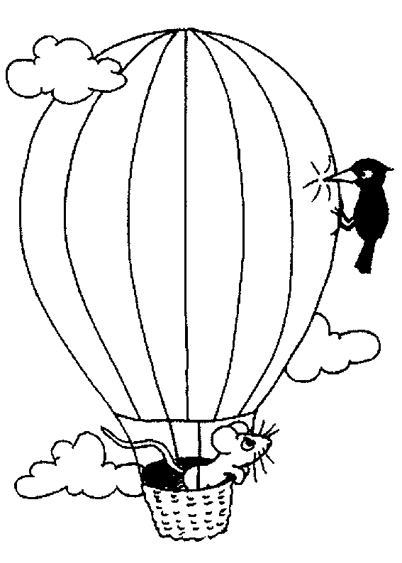 Montgolfières flottant dans un ciel nuageux