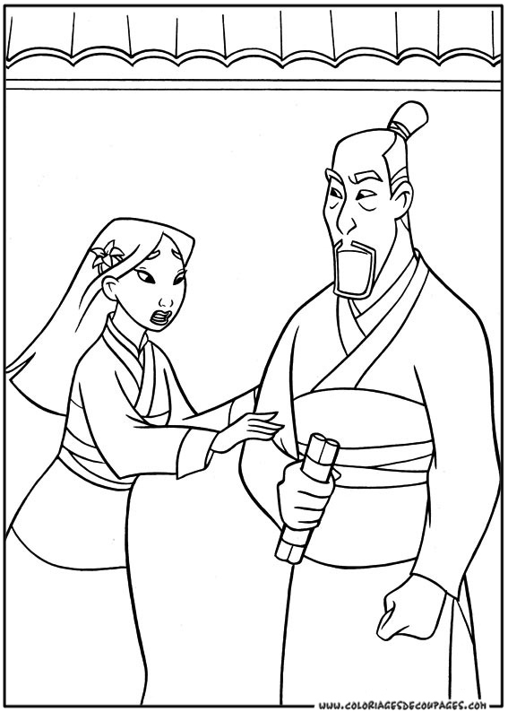 Mulan en tenue d'armure, prête à combattre dans un paysage montagneux