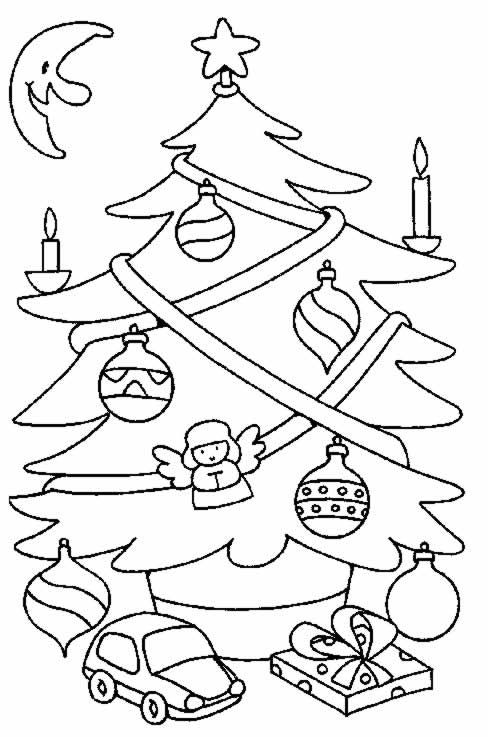 Scène de Noël avec un bonhomme de neige et un sapin décoré