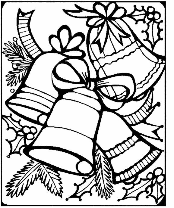Scène de Noël avec un enfant et un sapin décoré