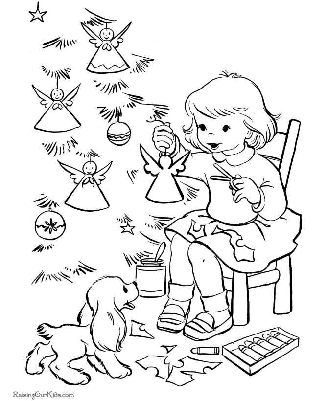 Un enfant décorant un sapin de Noël entouré de cadeaux