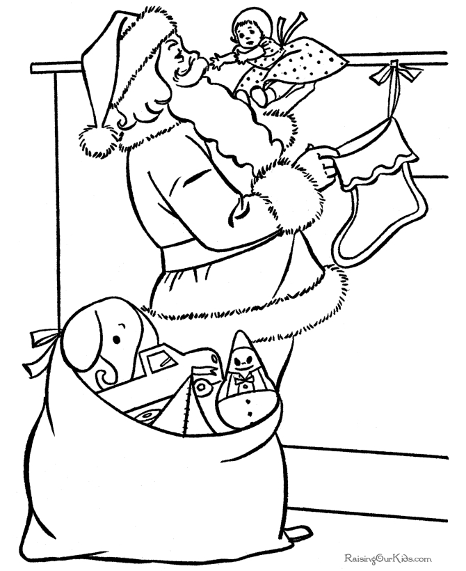 Un père Noël se prépare à distribuer des cadeaux entouré de sapins et de décorations