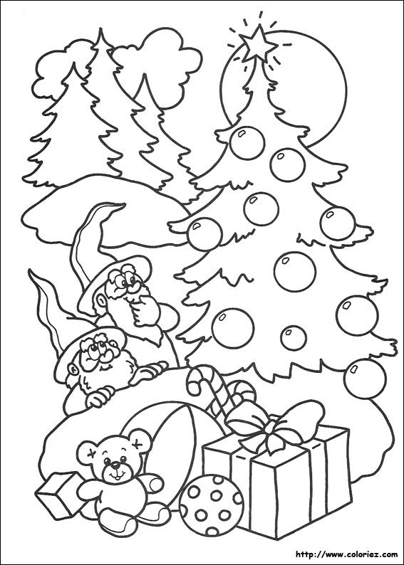 Coloriage de Noël avec un bonhomme de neige et un sapin décoré