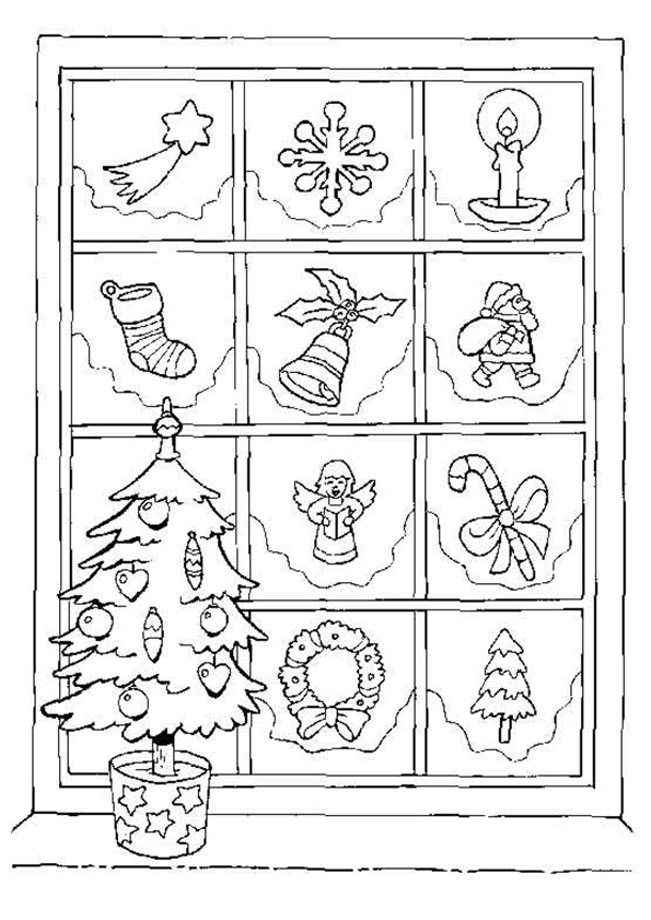 Scène de Noël avec un bonhomme de neige et des cadeaux sous un sapin