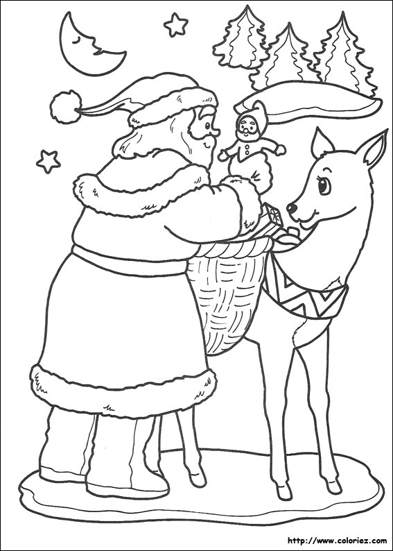 Scène de Noël avec un bonhomme de neige et des éléments festifs