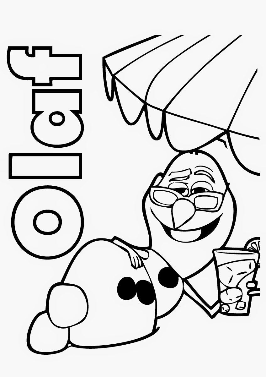 Olaf le bonhomme de neige souriant dans un paysage hivernal