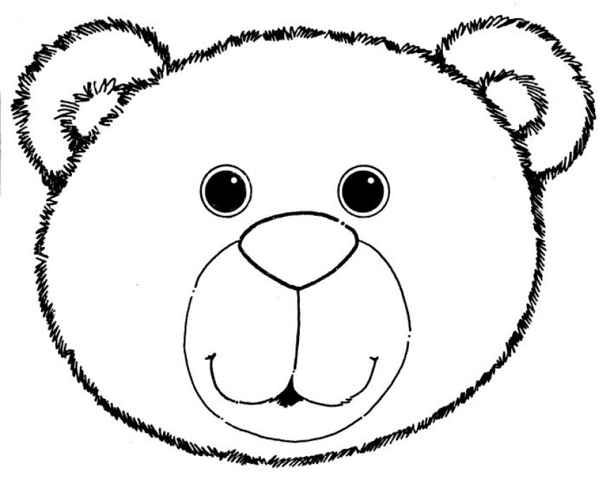 Un ours mignon se reposant sous un arbre dans la nature Un ours mignon se reposant sous un arbre dans la nature