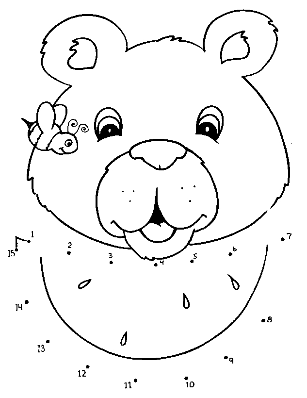 Un ours assis dans un paysage forestier