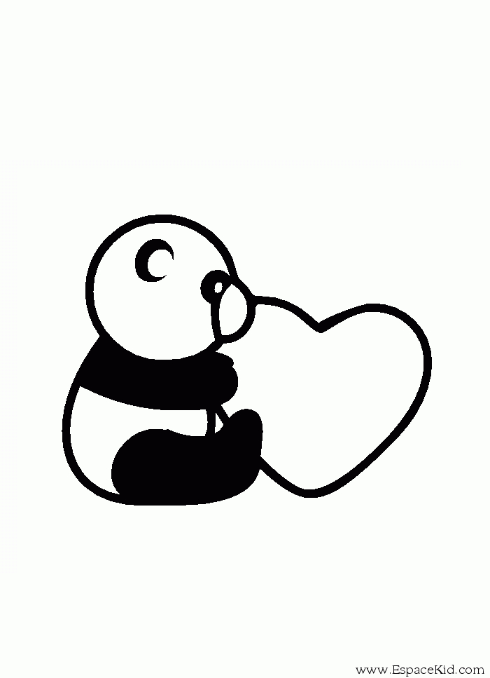 Un panda mignon se prélassant au milieu de bambous