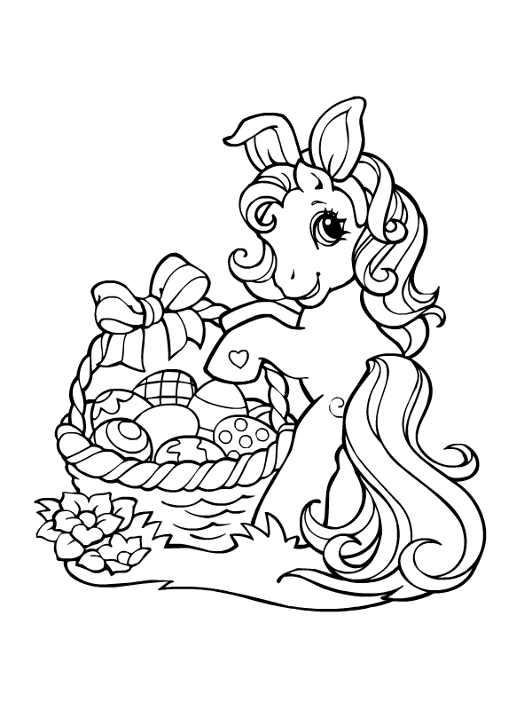 Scène de Pâques avec un lapin et des œufs colorés dans un jardin