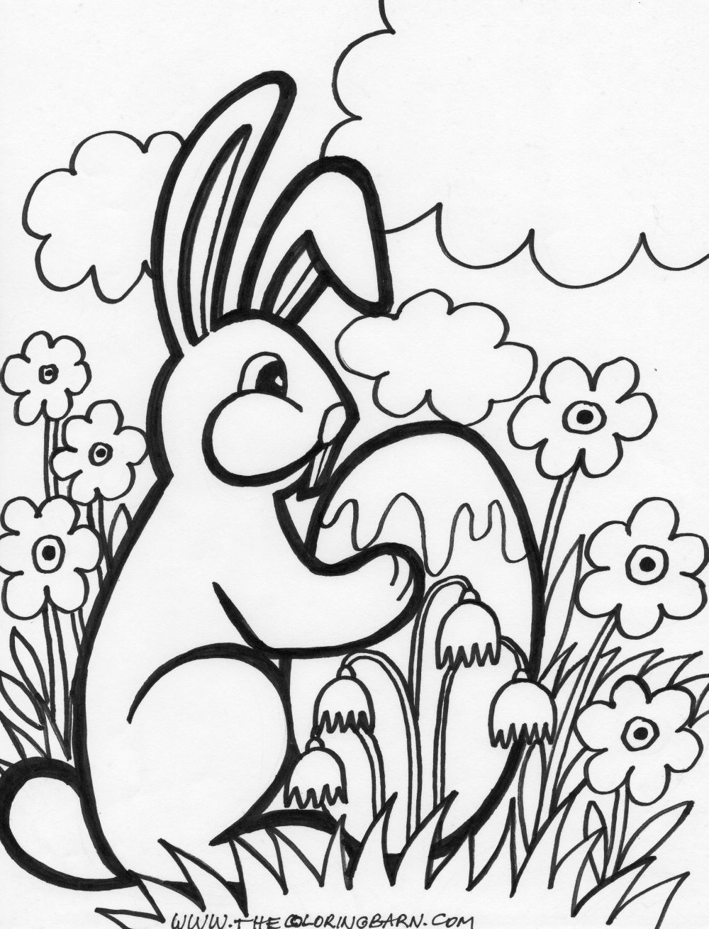 Scène de Pâques avec un lapin et des œufs colorés dans un jardin
