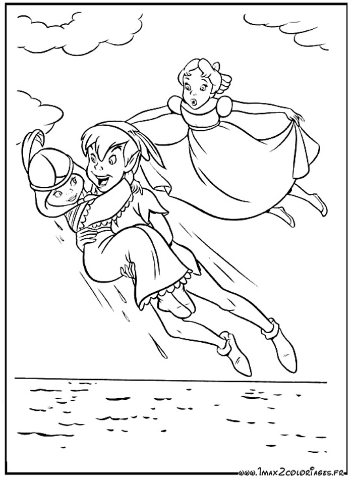 Peter Pan volant au-dessus de Neverland avec ses amis