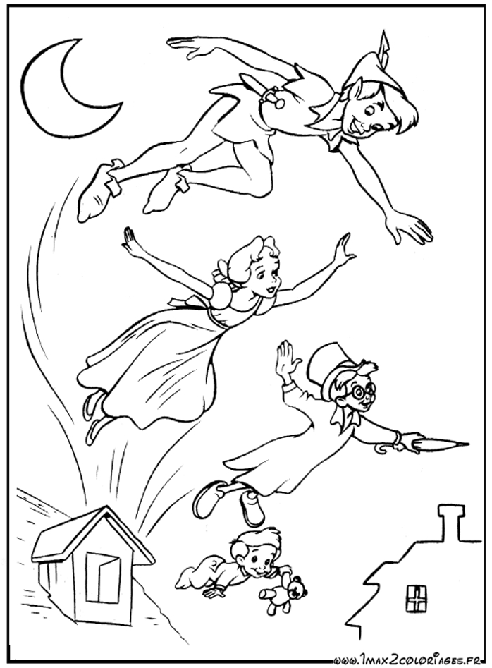 Peter Pan volant au-dessus de Neverland avec ses amis
