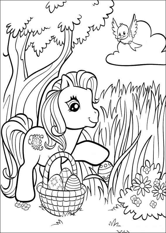 Petit poney joyeux au milieu d'un paysage pastoral