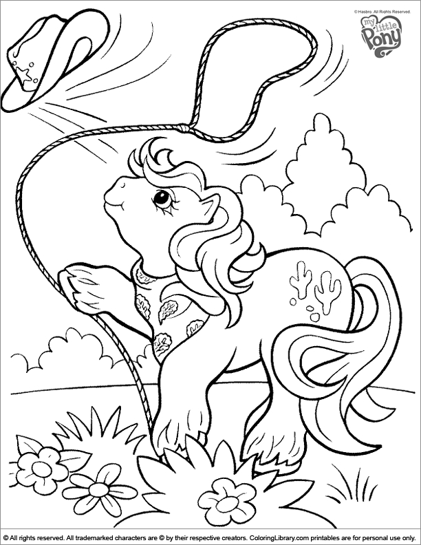 Un petit poney joyeux gambadant dans un pré fleuri