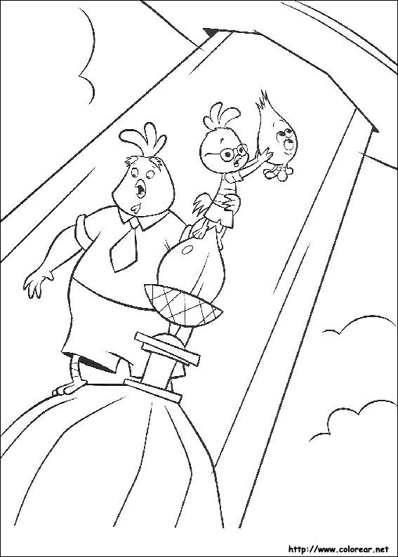Petit poulet Chicken Little sous un ciel nuageux