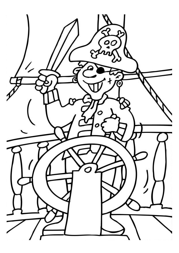Un pirate à l'aventure sur son bateau en mer