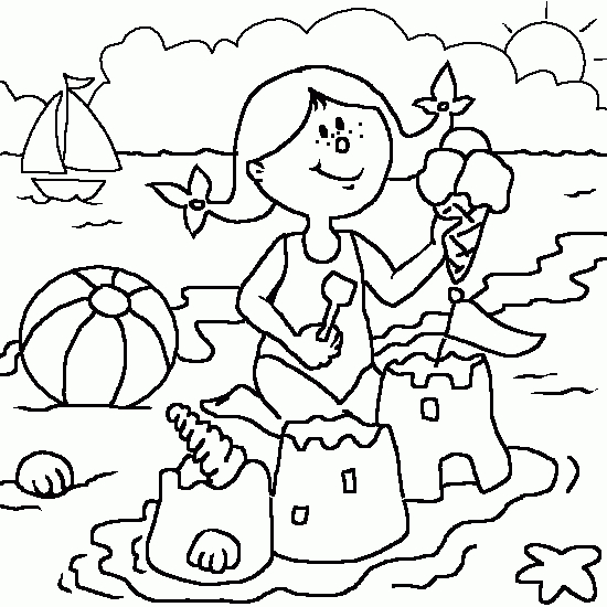 Enfants jouant sur la plage ensoleillée avec des jouets de sable