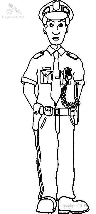 Un policier en action dans un environnement urbain