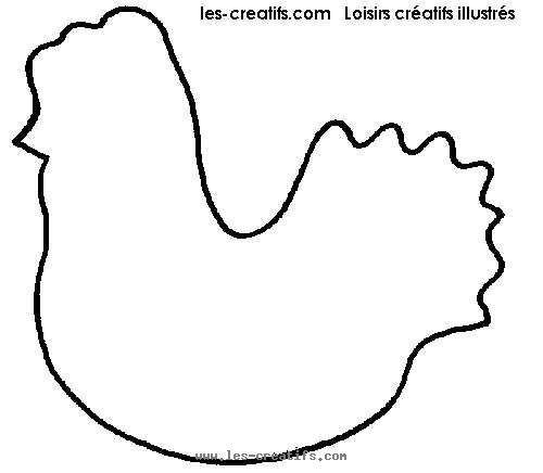 Un poulet joyeux dans son enclos verdoyant