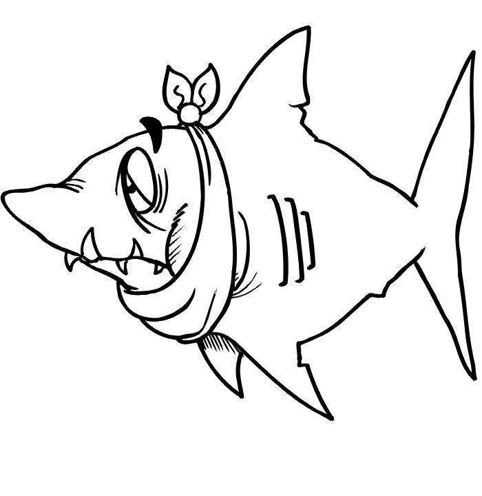 Un requin majestueux nageant dans les profondeurs marines