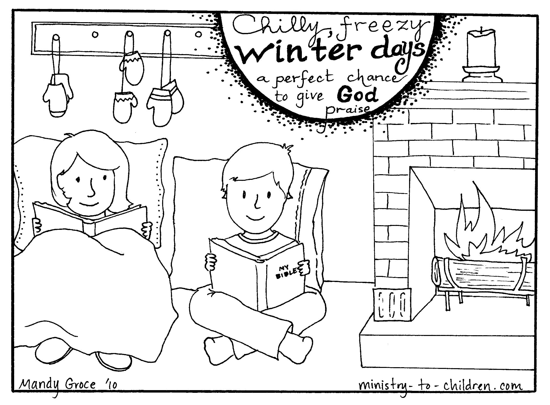 Un bonhomme de neige joyeux dans un paysage hivernal