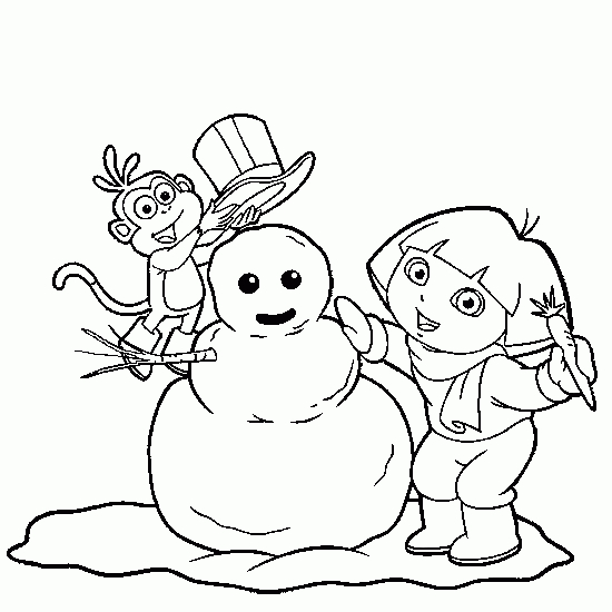 Un enfant s'amuse à construire un bonhomme de neige dans un décor hivernal Un enfant s'amuse à construire un bonhomme de neige dans un décor hivernal