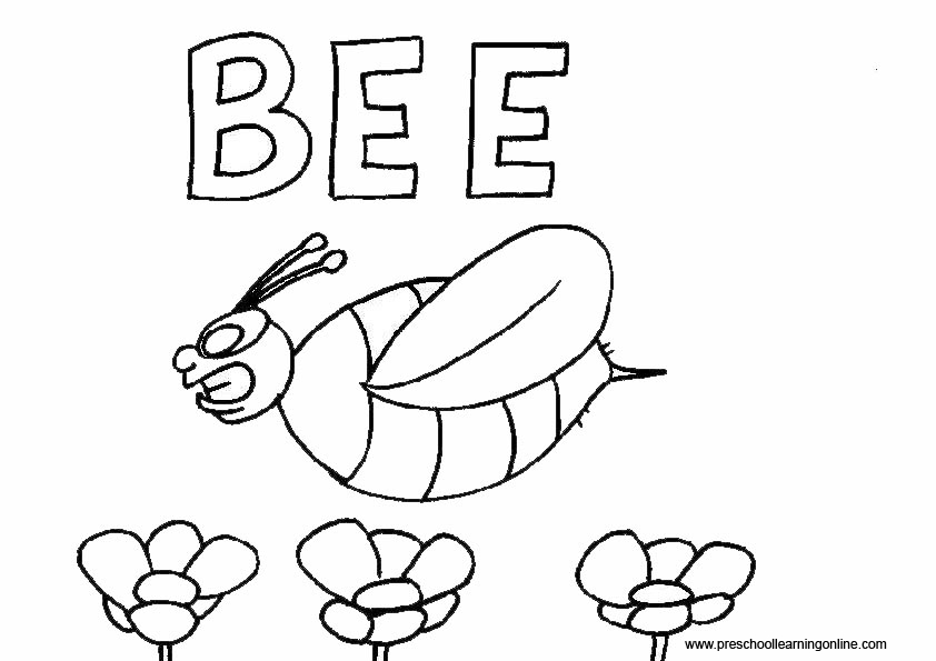 Un jardin printanier animé par des oiseaux et des fleurs