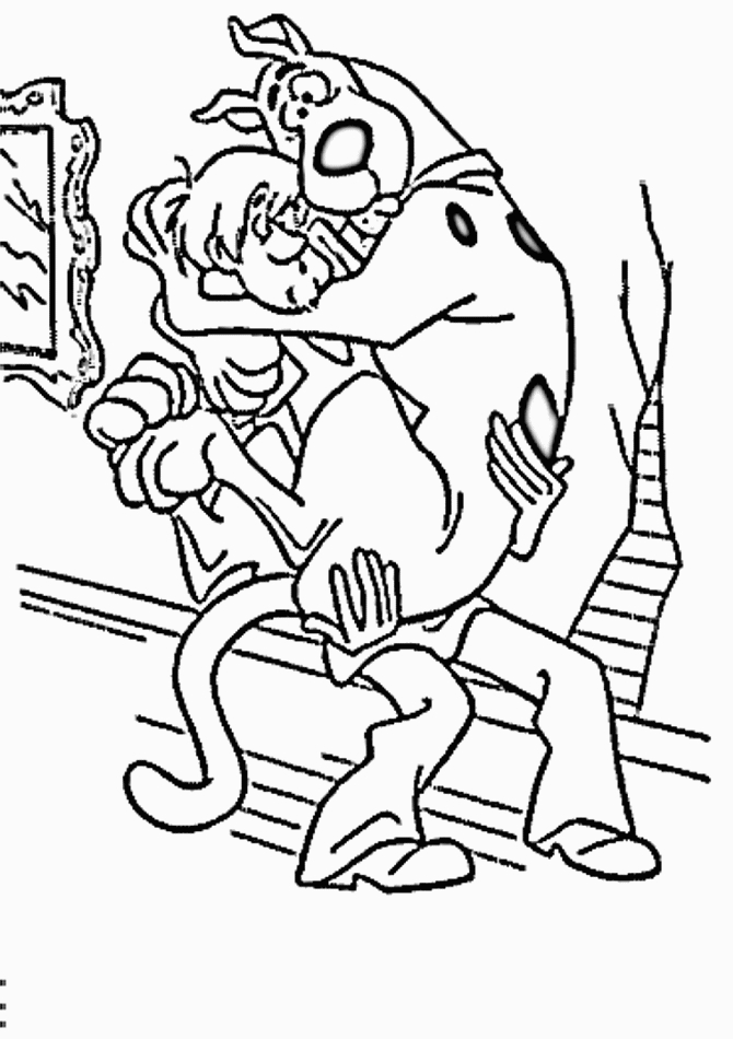 Scooby-Doo et Shaggy en pleine aventure dans un décor mystérieux