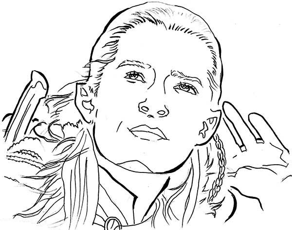 Coloriage du Seigneur des Anneaux : un Hobbit sur un chemin de montagne