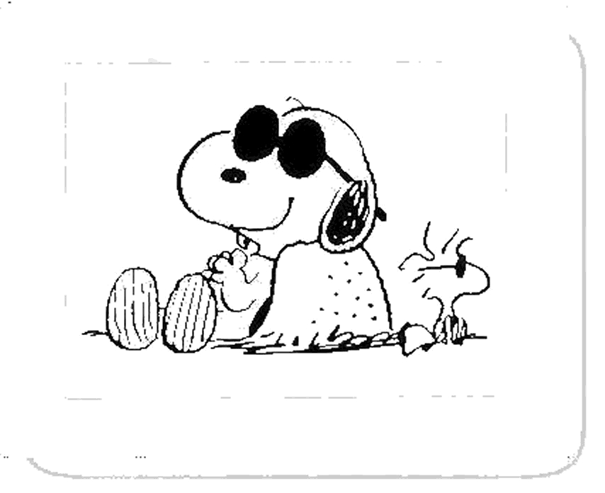 Snoopy en train de se reposer sur sa niche sous un ciel étoilé