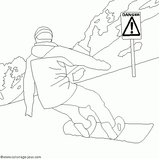 Un jeune snowboardeur en pleine descente sur sa planche à neige