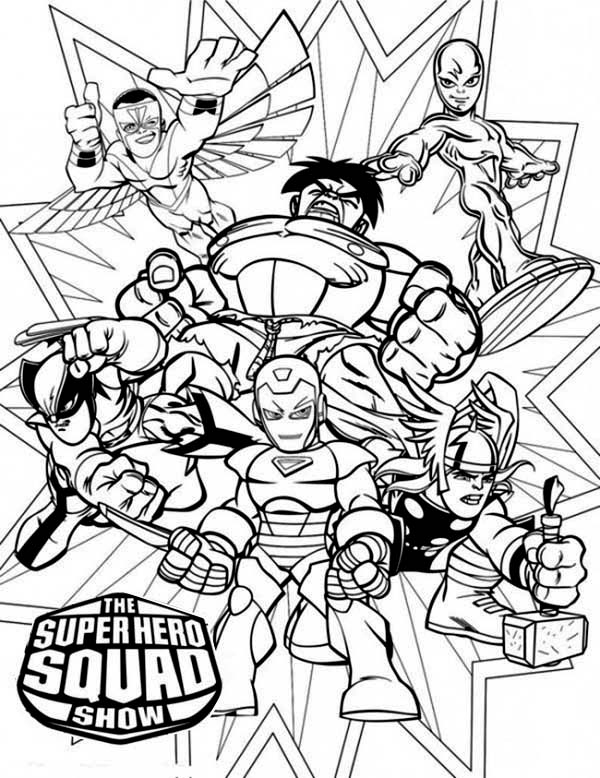Super héros Marvel en action dans un décor dynamique