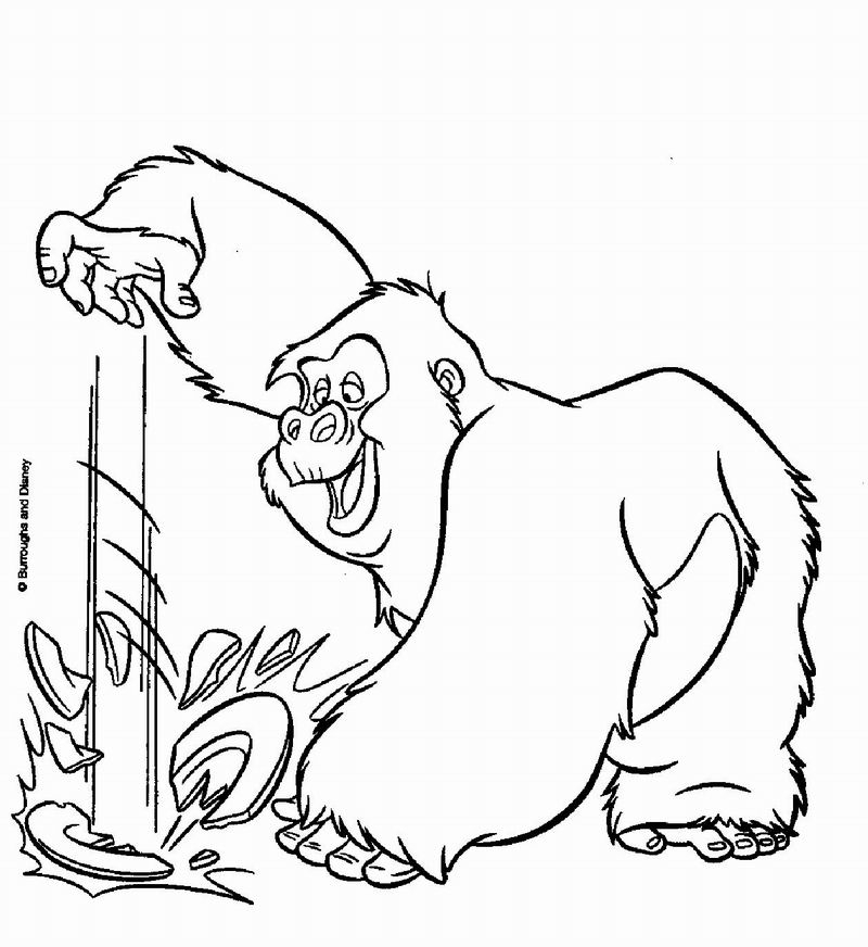 Tarzan en pleine interaction avec un gorille dans la jungle
