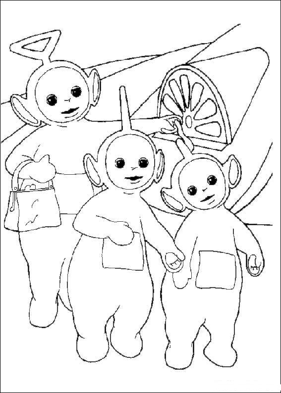 Les Teletubbies s'amusent dans un paysage verdoyant